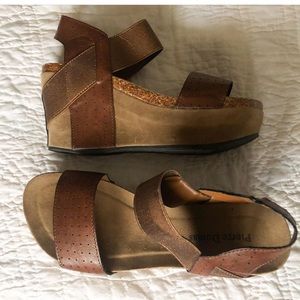 PIERRE DUMA WEDGES